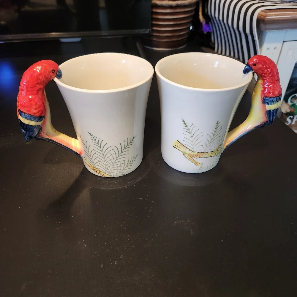 Pier 1 Mug Set